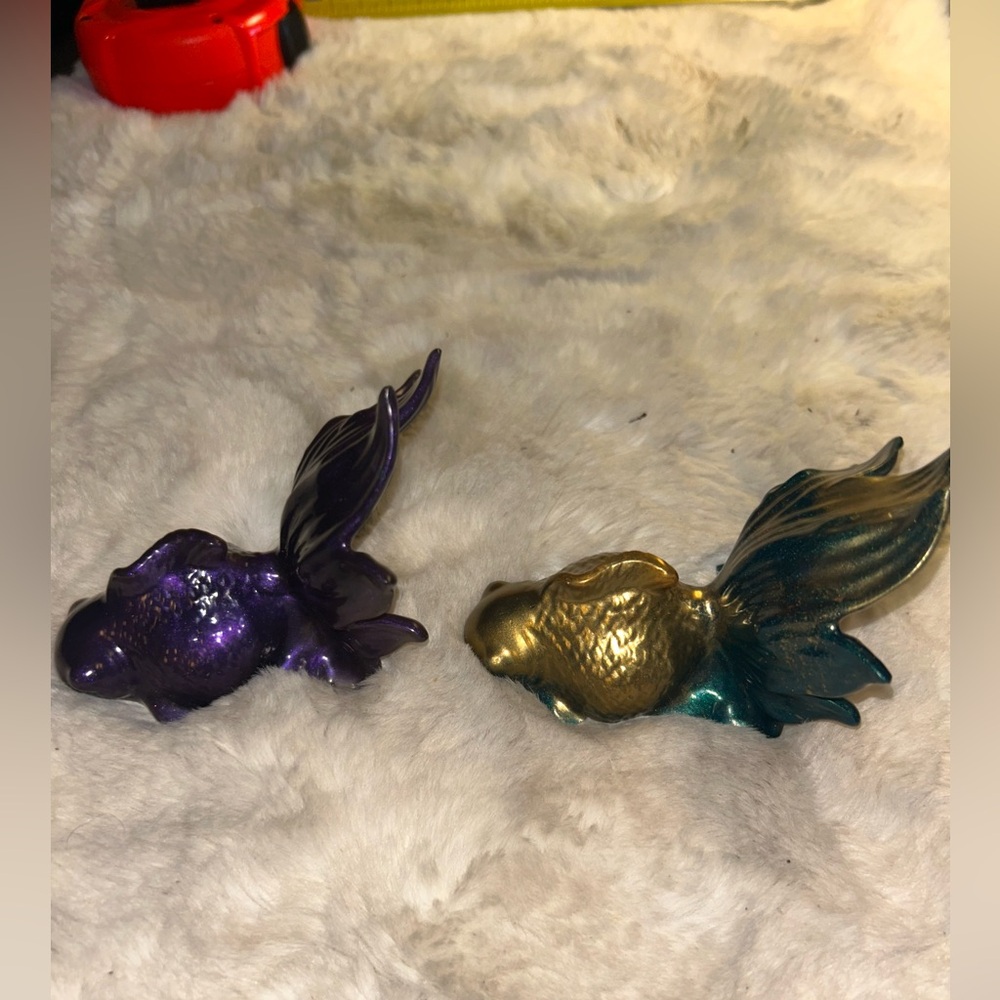 $19 sale 2 Koi Fish Sculpture Statue Garden Decor 4” silicon figurines